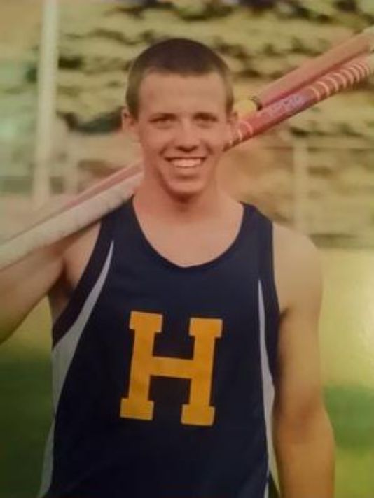 High school pole vaulter impaled in eye during meet