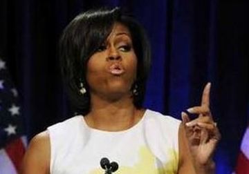Michelle Obama finger up